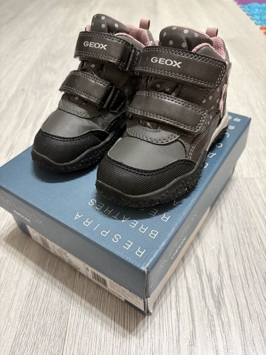 Дитячі демісезонні черевики (24 розмір)