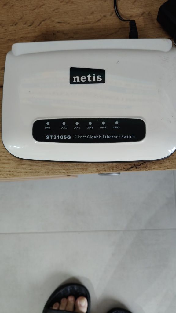Sprzedam Switch Model ST3105G marki netis.5 portowy +1