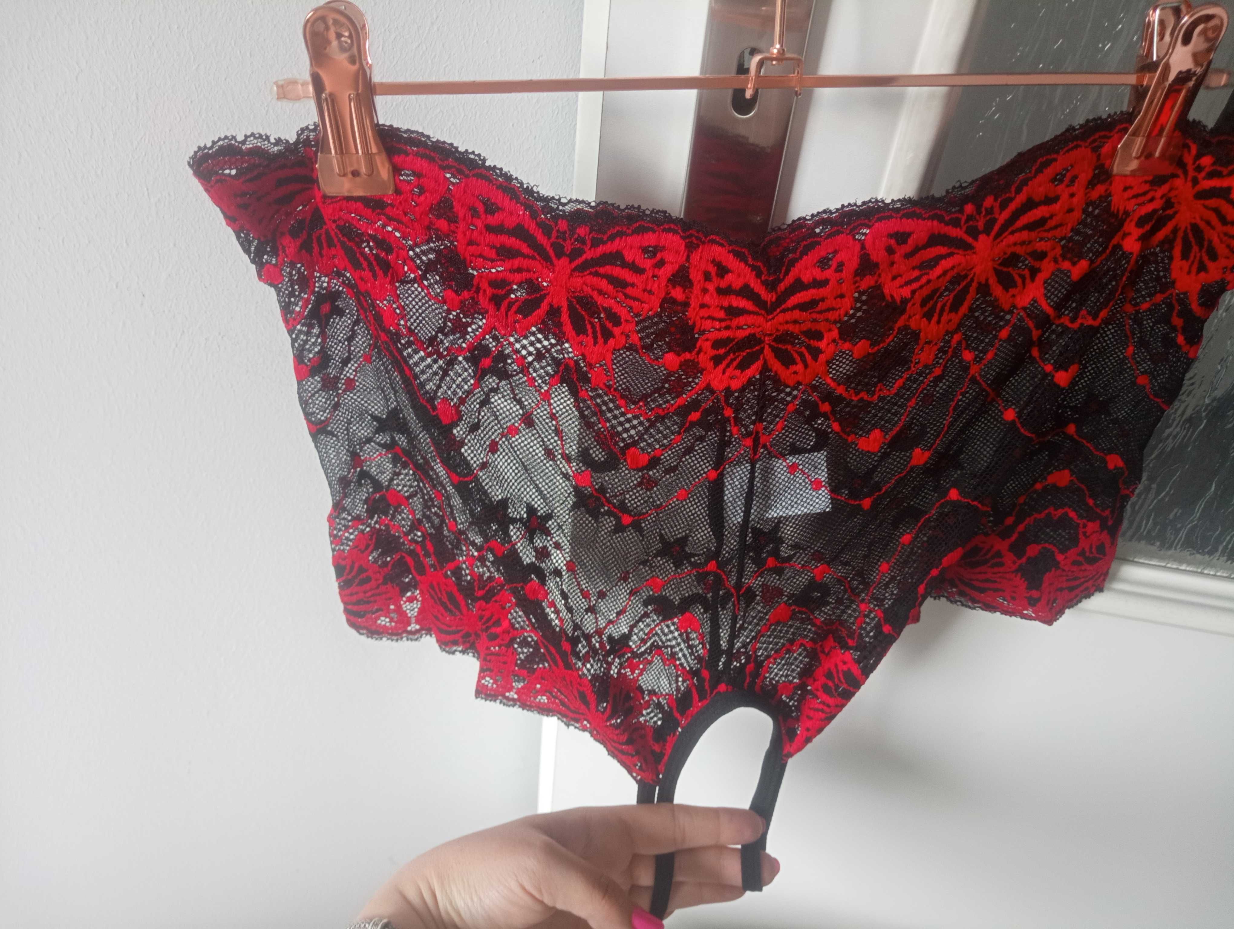 Figi z dziurką wysoki stan,XL