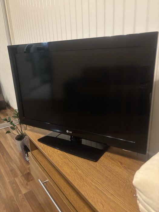 Телевізор б/у LG 32 LD450