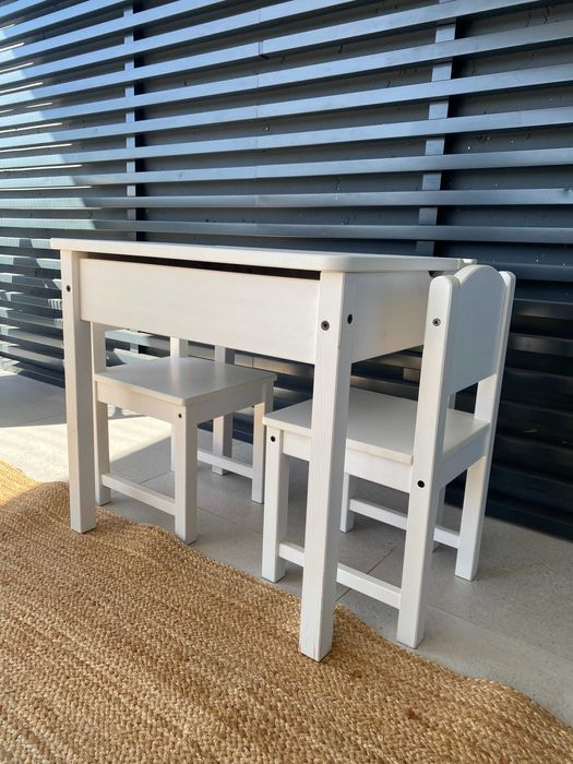 Conjunto secretária e cadeiras para criança SUNDVIK IKEA
