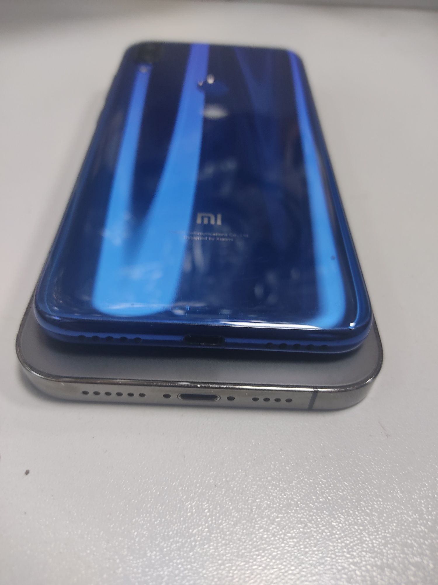Iphone 12 pro max,mi play