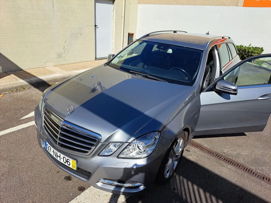 Mercedes-Benz E 220 CDi Avantgarde BlueEfficiency Auto