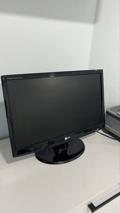 Монітор LG W2243S