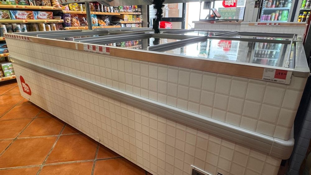 VENDE-SE – Frigoríficos Comerciais EUROFRED (Semi-Novos)
