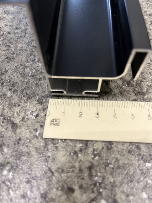 мебельный профиль GOLA вертикальный боковой Ferro Fiori