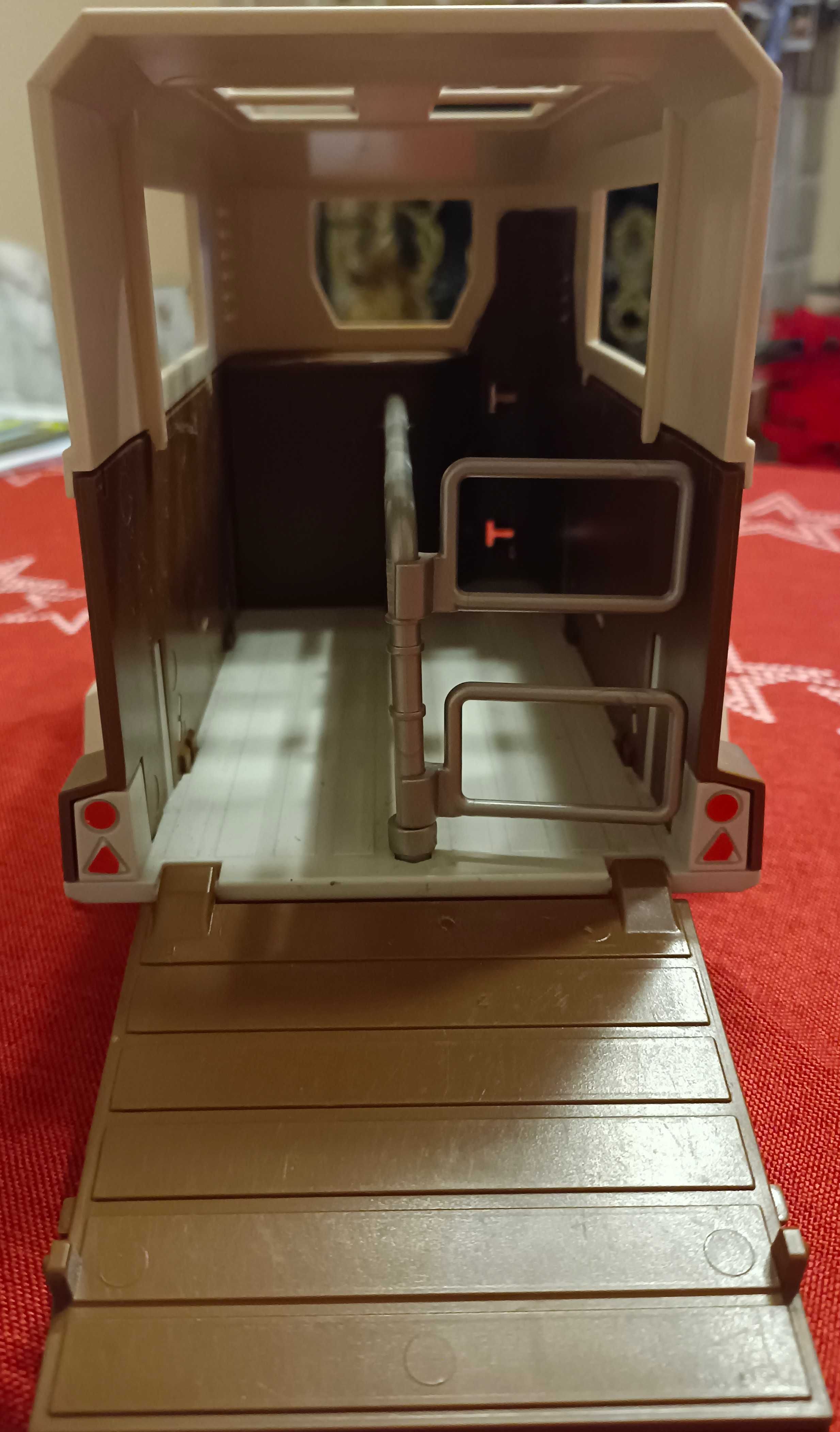 Schleich przyczepa do przewozu koni