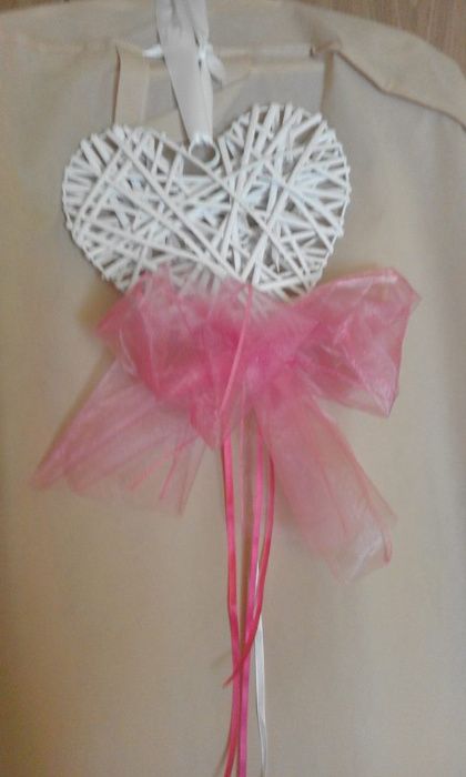 dekoracje serca z ratanu i kokarda kolor fuksja