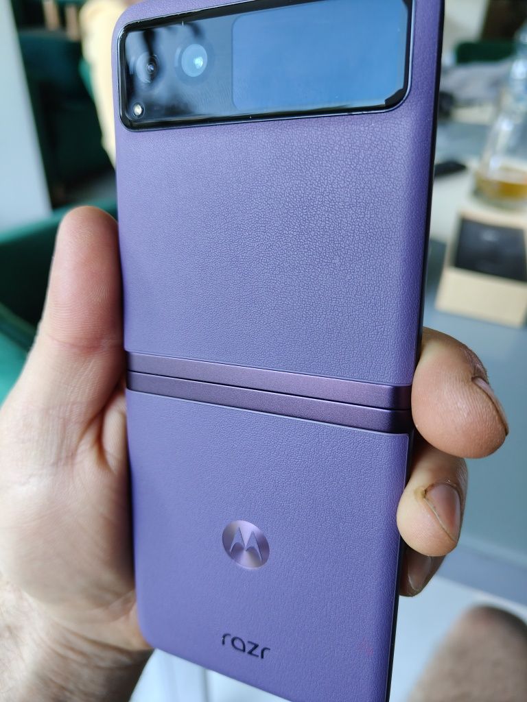 Motorola razr 40