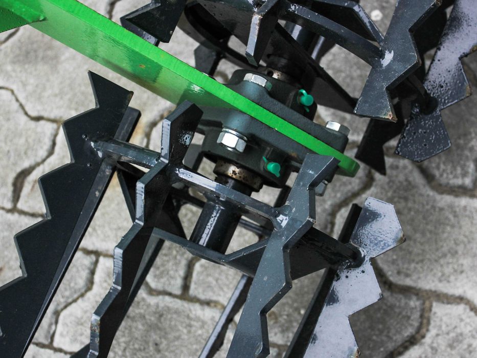 ПОСИЛЕНИЙ Культиватор 1.5 - 3,2 м навісний для трактора .КАТОК та БЕЗ