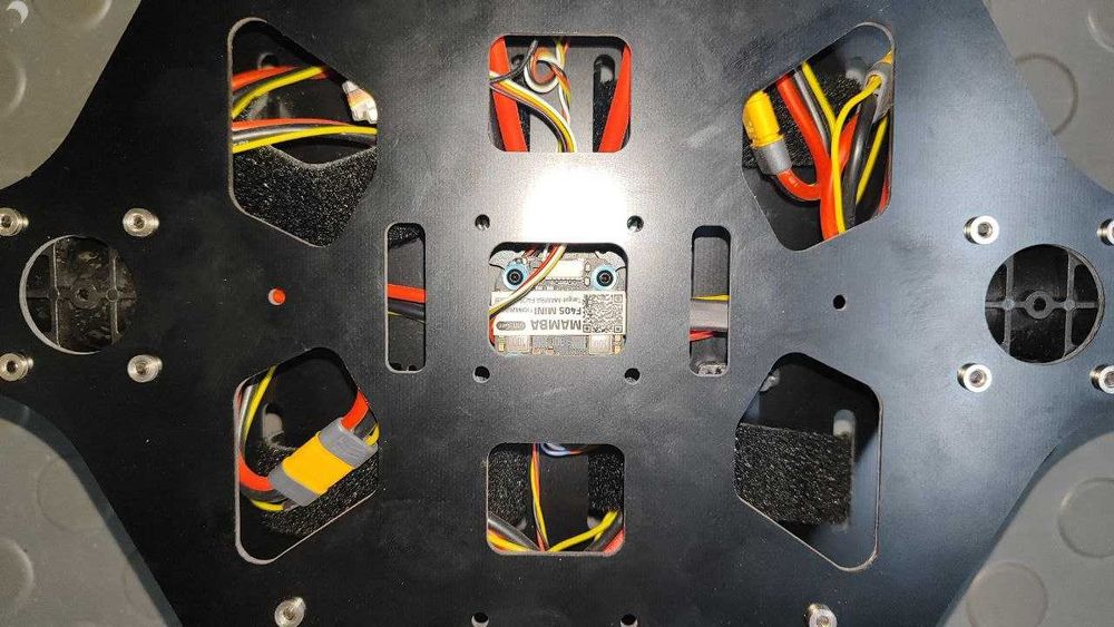 Гексокоптер FPV дрон з вантажопідйомністю до 6 кг/швидкістю до 120 км