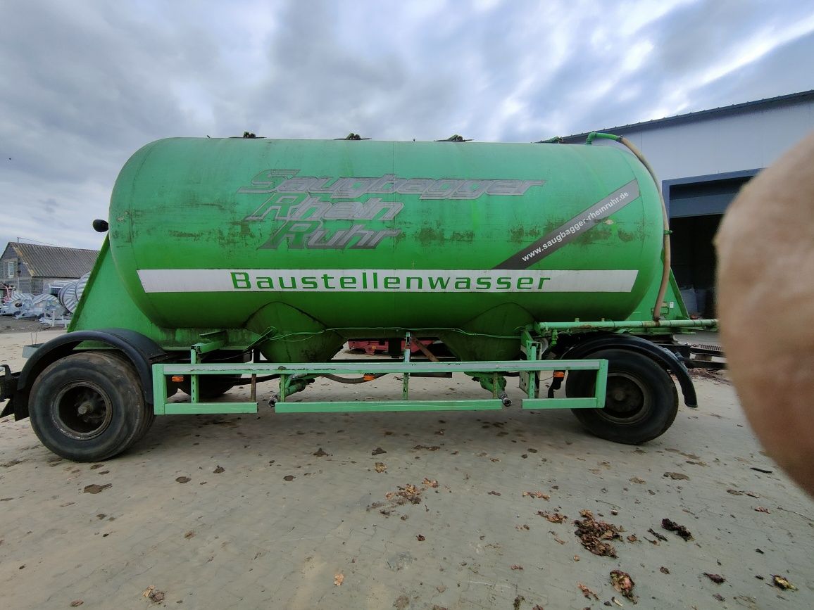 Rozsiewacz wapna nawozu Amazone  zgb8001 przyczepa silos