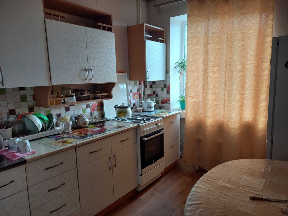 Продаю кухню, шкафчики и тумбы для кухни