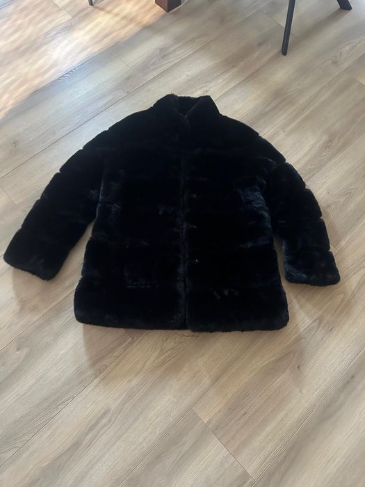 Sprzedam czarne futerko