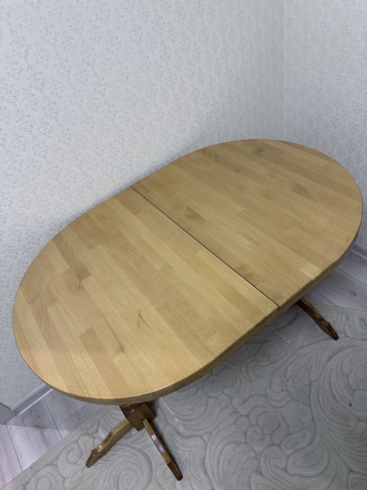 Раздвижной обеденный деревяный стол