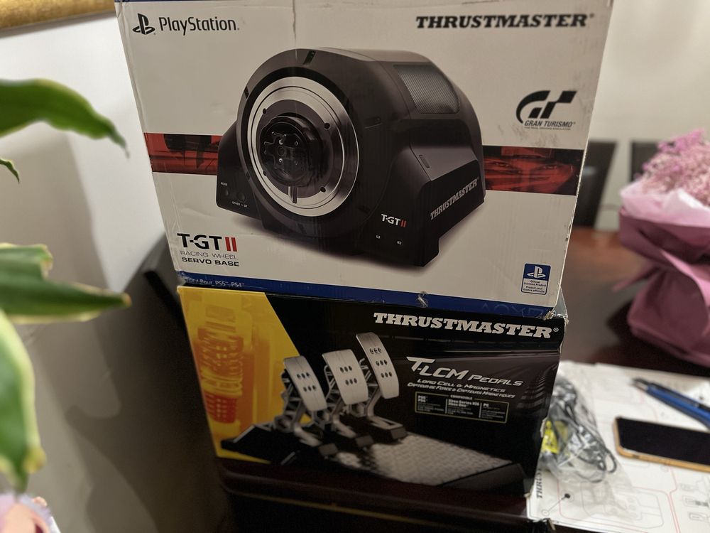 Zestaw Kierownica Thrustmaster T-GT II + Shifter, pedały