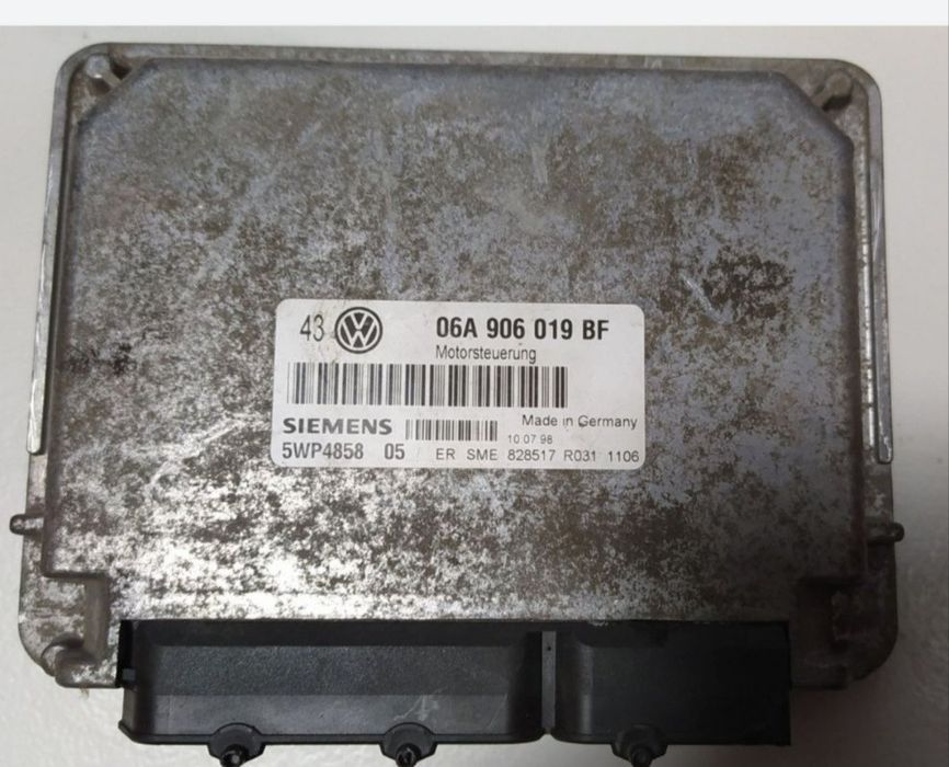 Блок управління двигуном 06A906019BF VW Bora Golf 4 1.6 AKL 5WP4858 04