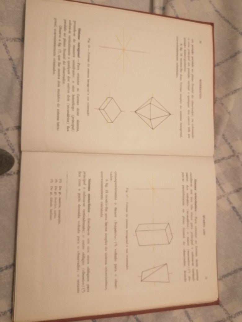 Livro antigo Mineralogia e Geologia (1965)