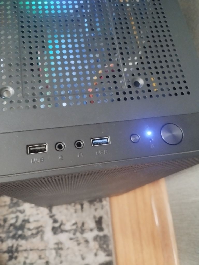 Комп'ютер (GTX 970 4gb, 12gb озу, intel cor i5) 
Продаю повністю робоч