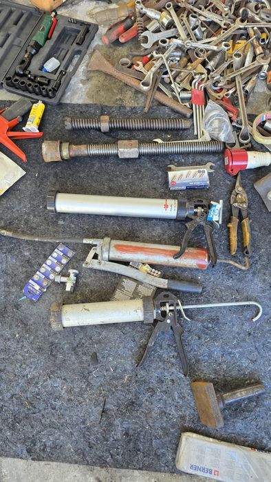 Venda de garagem - Várias Ferramentas