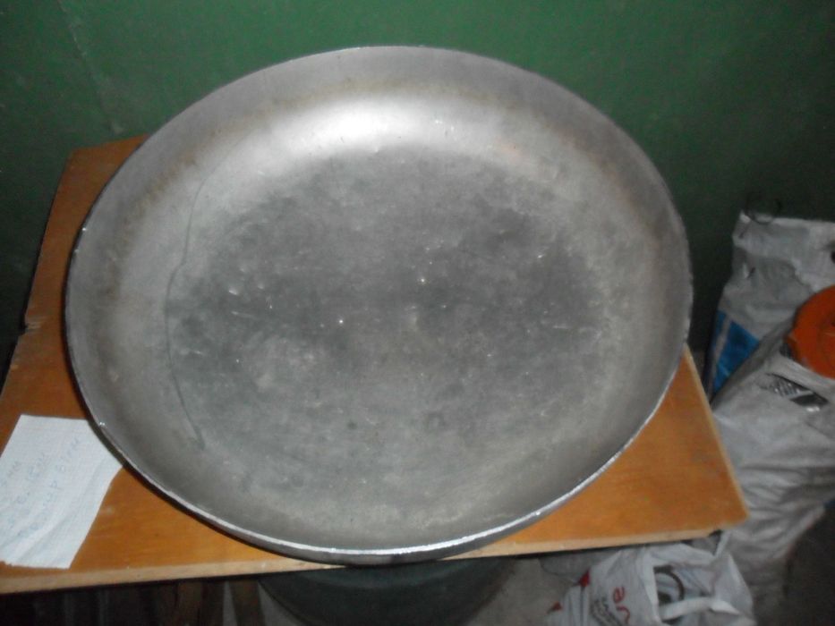 Сковорода із нержавіючої сталі для пікніка.