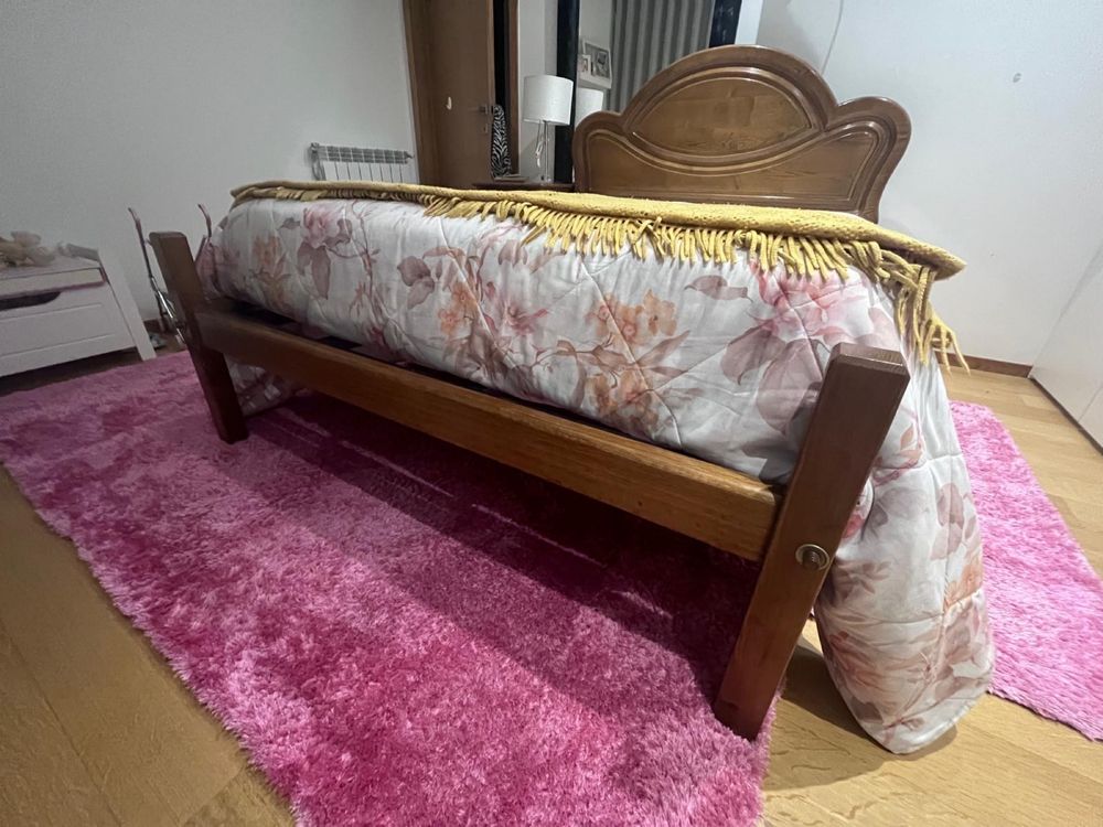 Cama Casal sem colchao e 2 mesas cabeceira
