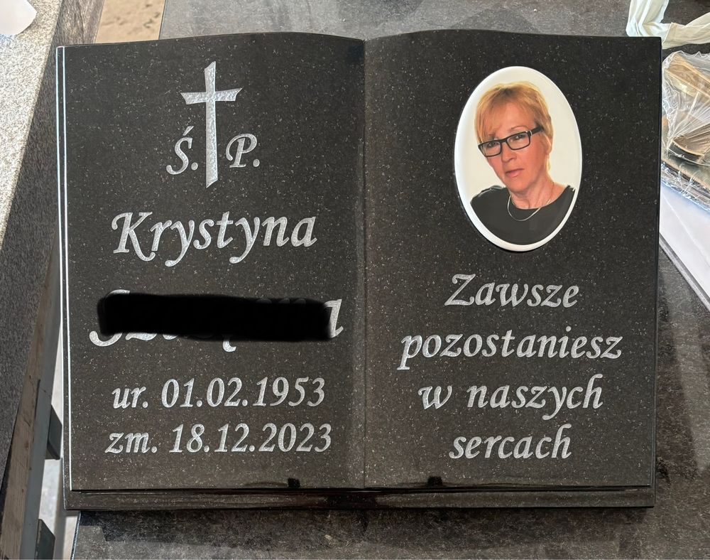 Książka nagrobna granitowa na grób