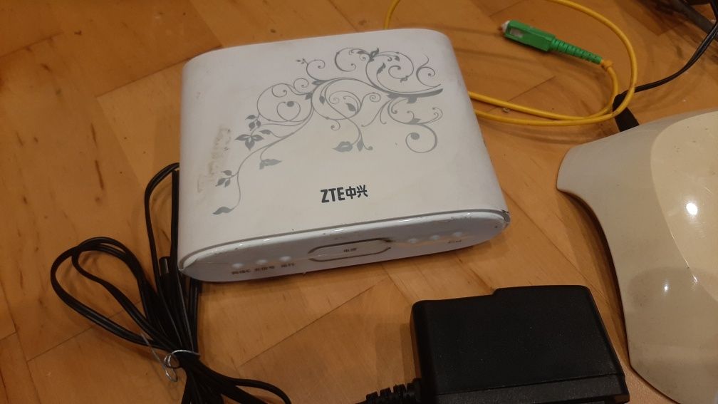 Router TP-LINK TL WR840N + Zte