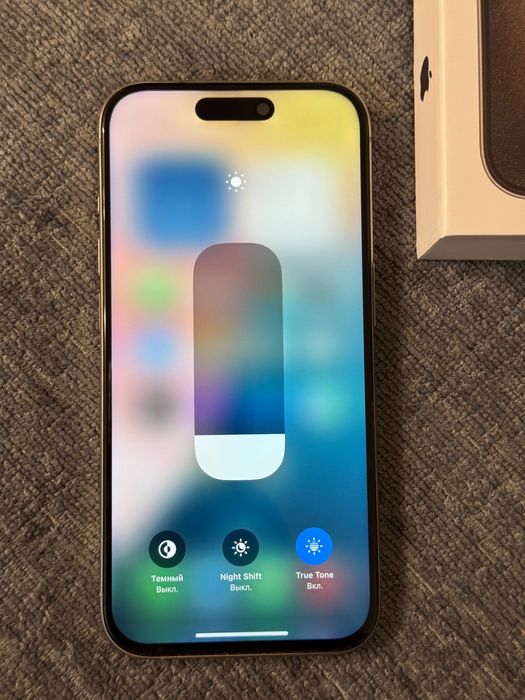 iPhone 15 pro Natural 128