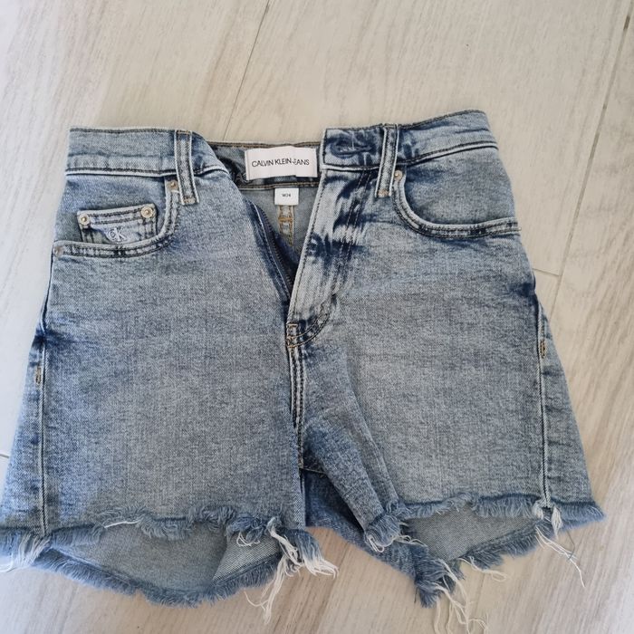 Шорти жіночі Calvin Klein 24 талія 30