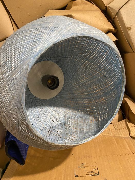 Лампа цветная из ниток