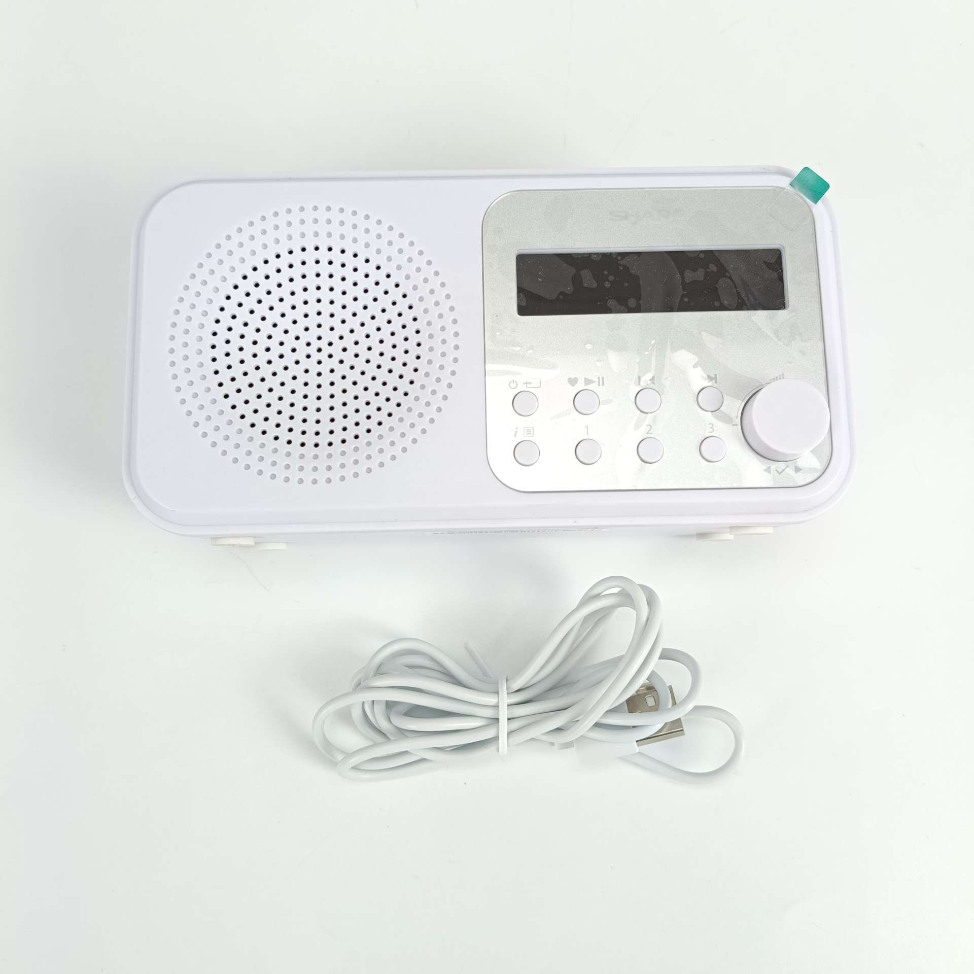 Radio sieciowo-bateryjne DAB+, FM Sharp DR-P420