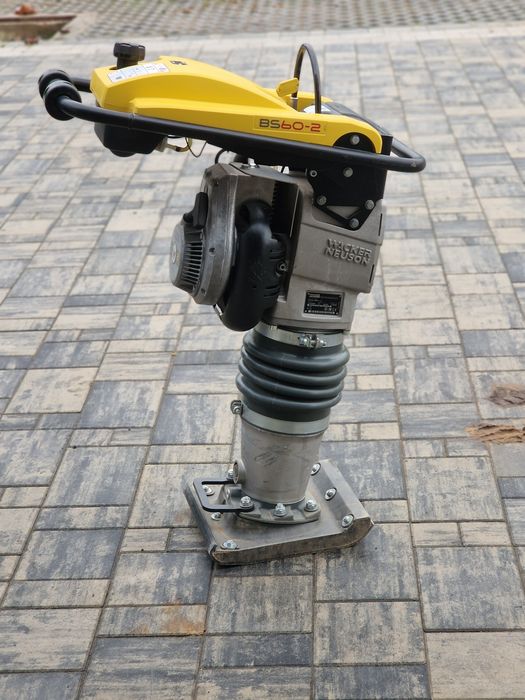 Ubijak skoczek wacker neuson