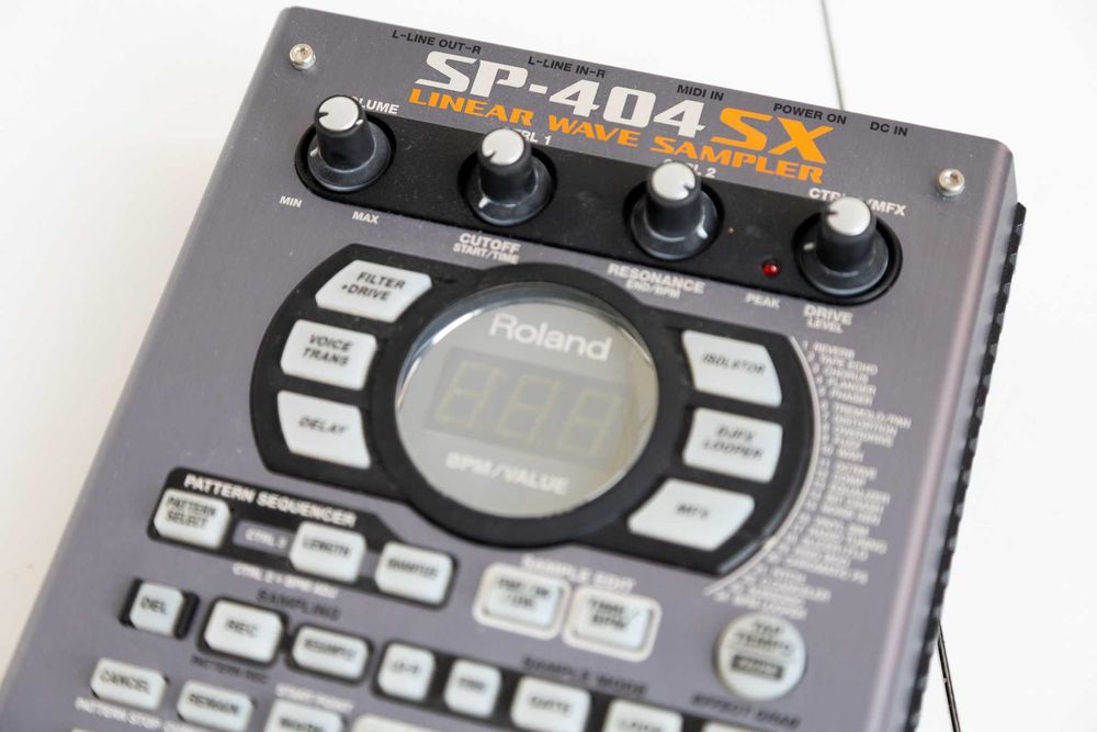 Sampler Roland SP-404 SX