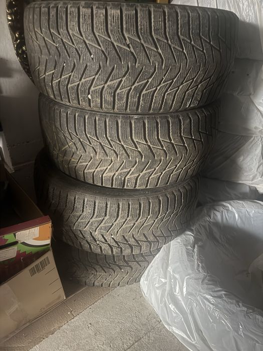 Шини Sailun 255 45 R19 зима  (як нові)