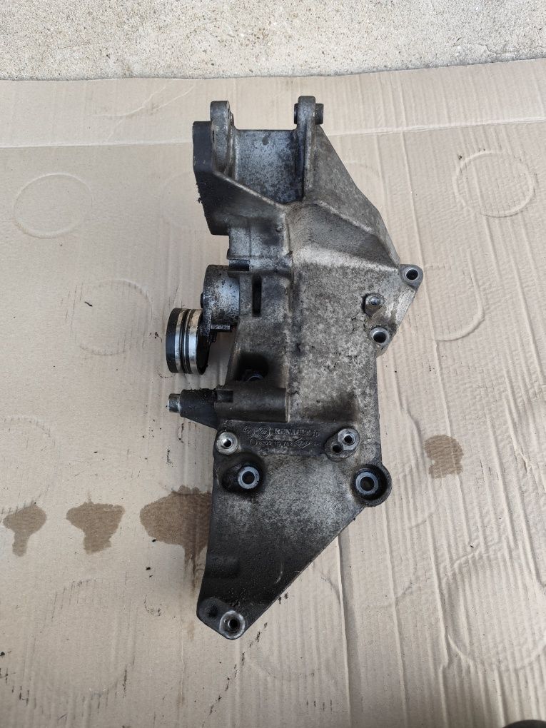 Podstawa alternatora, pompy wspomagania Renault laguna II 1.9 dci