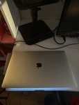 Macbook 15 pro 2018, 15,4