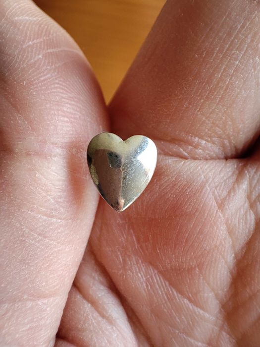 Brincos em forma de Coração Prateados