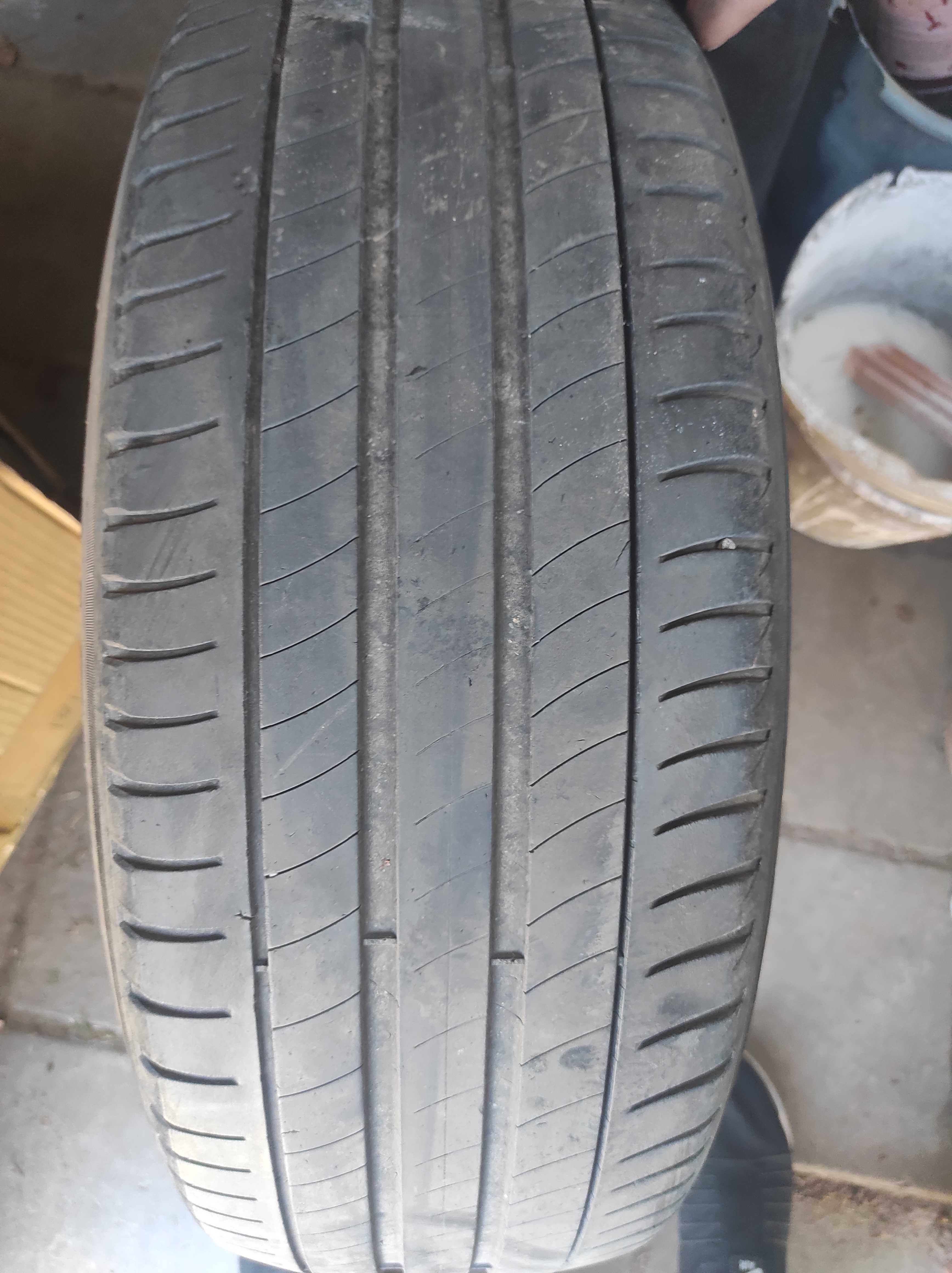 Michelin Шини 215х60р17