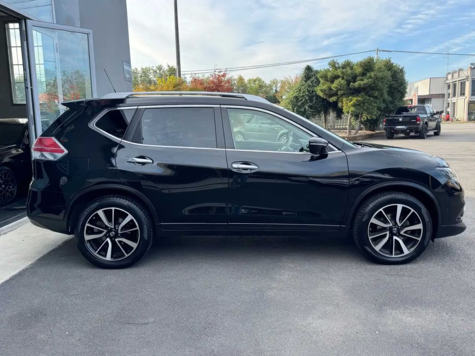 Nissan X-Trail      2015