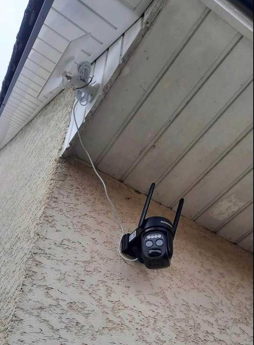 Câmera de Vigilância Wi-Fi com painel solar e zoom 10x