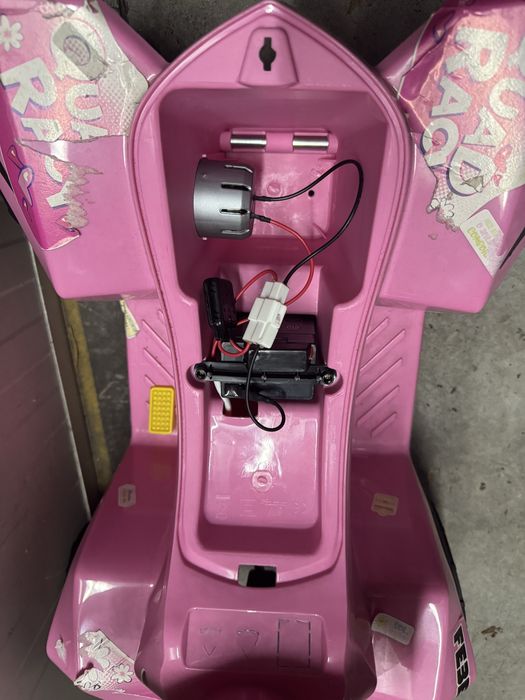 Mota elétrica infantil rosa – Quad Racer (Feber)