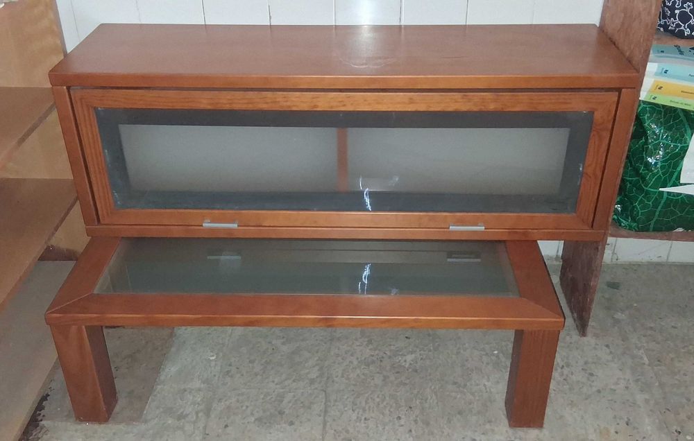 Móvel sala em madeira suspenso c/ vidro fosco. Moderno e lindo- Barato