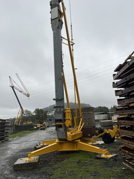 Grua automontante 24mt