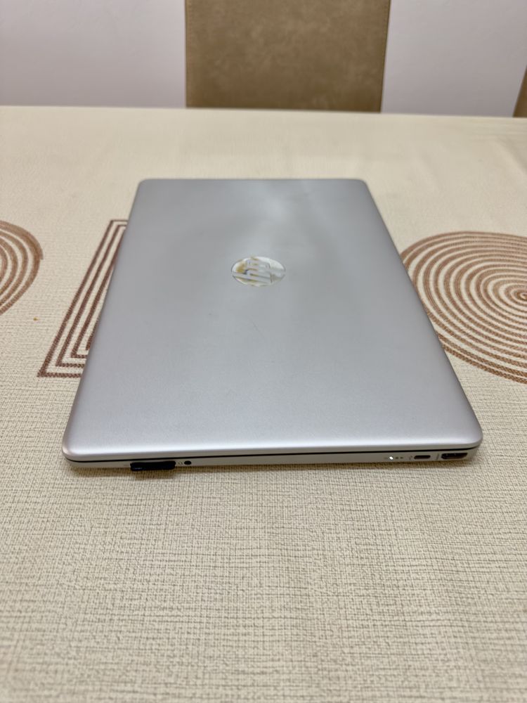 Hp 15s Ryzen 7 1TB C/Novo