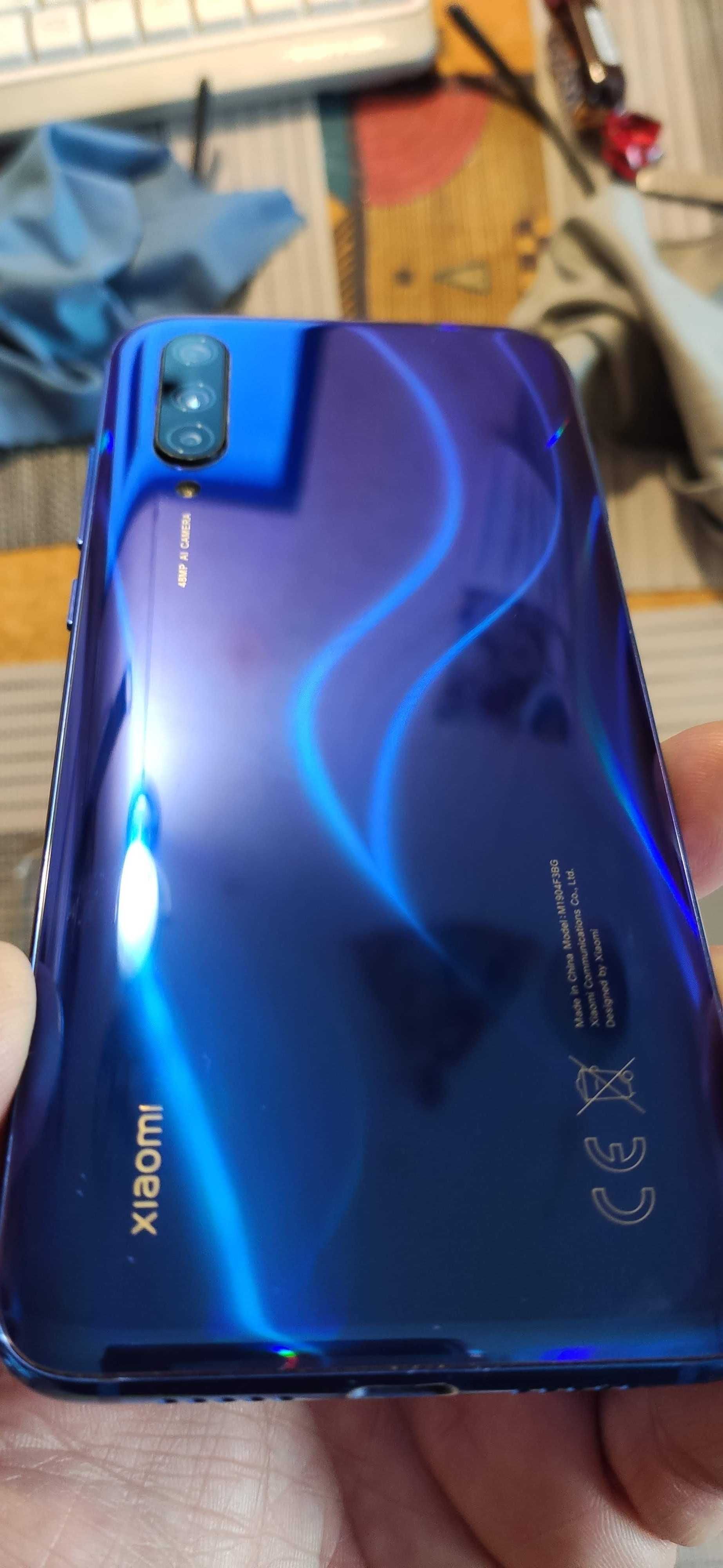 Продам Xiaomi MI 9 Lite 6/64 голубой