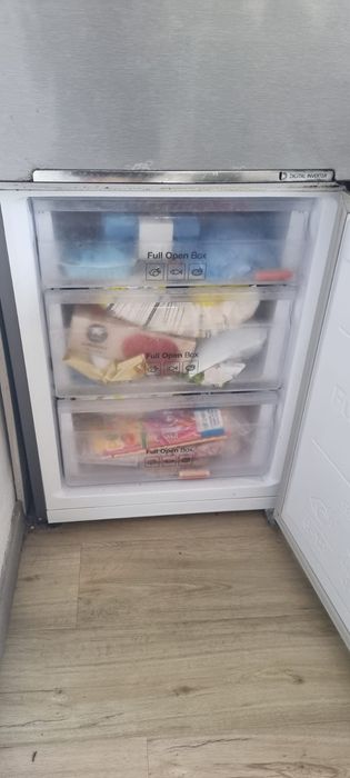 Frigorífico combinado Samsung com depósito agua