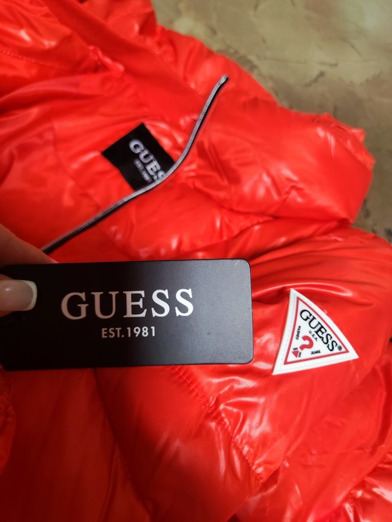 Деми куртка лёгкий пуховик Guess Размер М - L Оригинал Гесс