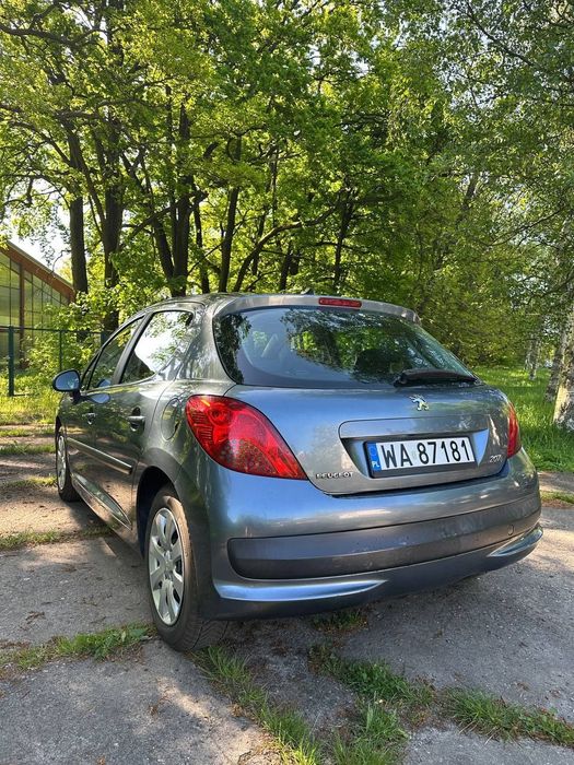 Peugeot 207 Peugeot 207 stan dobry, mały przebieg