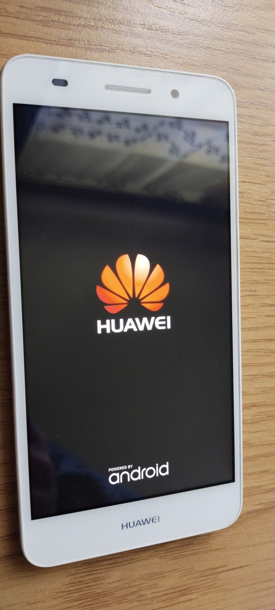 Телефон Huawei,вживаний в гарному стані.